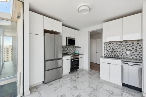 $650,000 | 1555 Lakeside Drive, Unit 190, Oakland, CA 94612