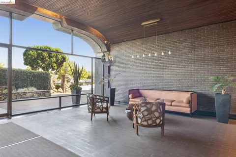$650,000 | 1555 Lakeside Drive, Unit 190, Oakland, CA 94612