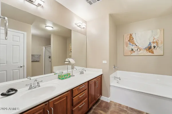 $489,000 | 5450 East Deer Valley Drive, Unit 2225, Phoenix, AZ 85054