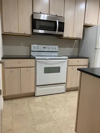$2,197 | 3700 West Clay Street, Unit 227, Houston, TX 77019