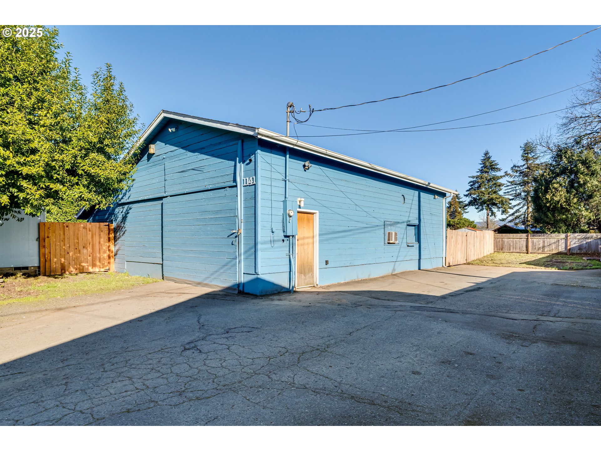 1141 Laurel Avenue Springfield, OR 97478 - Photo 3 of 24 Shop