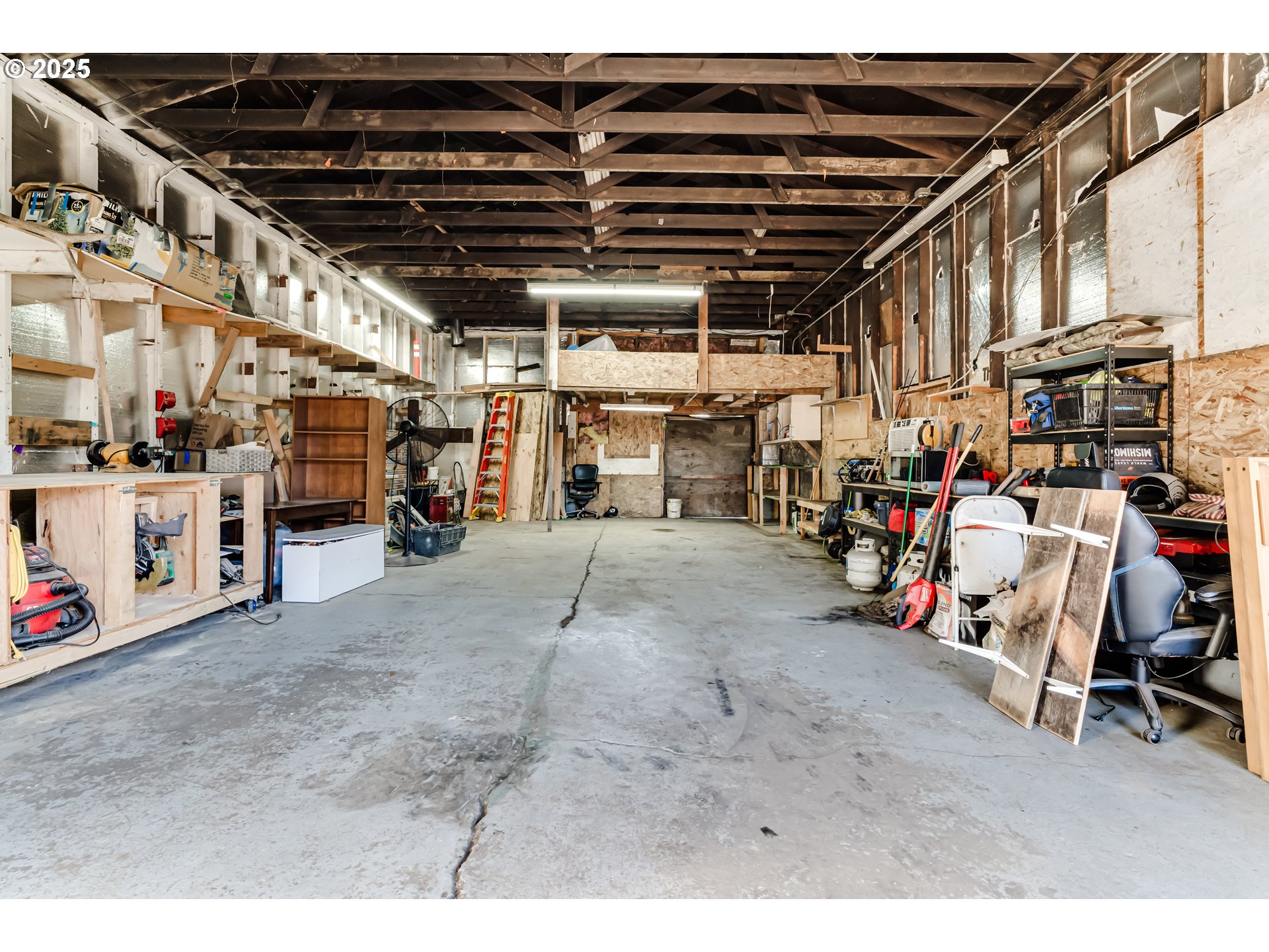 1141 Laurel Avenue Springfield, OR 97478 - Photo 4 of 24 Shop