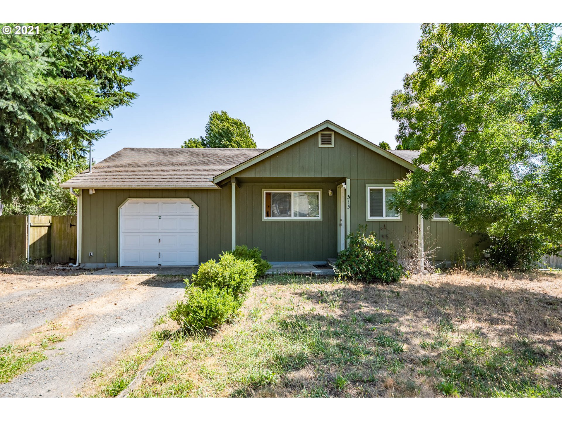 315 T Street Springfield, OR 97477 - Photo 1 of 13