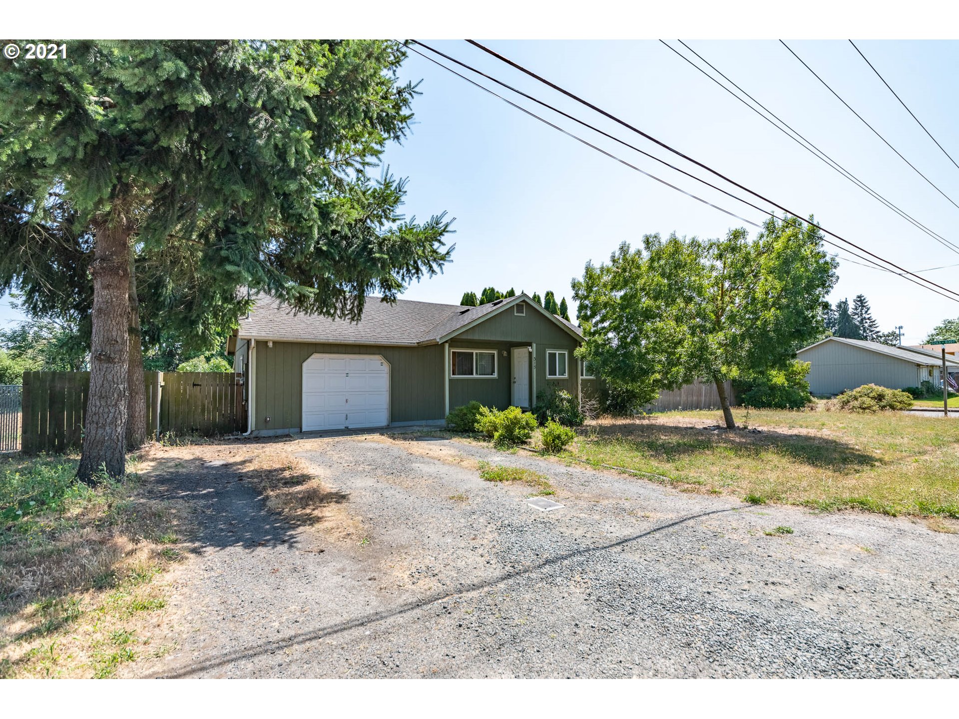 315 T Street Springfield, OR 97477 - Photo 2 of 13