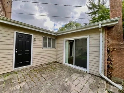 a view of a house with a garage