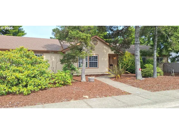 $380,000 | 3890 Spruce Street, Florence, OR 97439