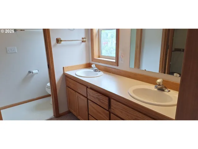 $420,000 | 3890 Spruce Street, Florence, OR 97439