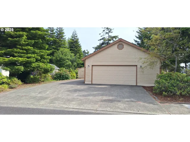 $420,000 | 3890 Spruce Street, Florence, OR 97439