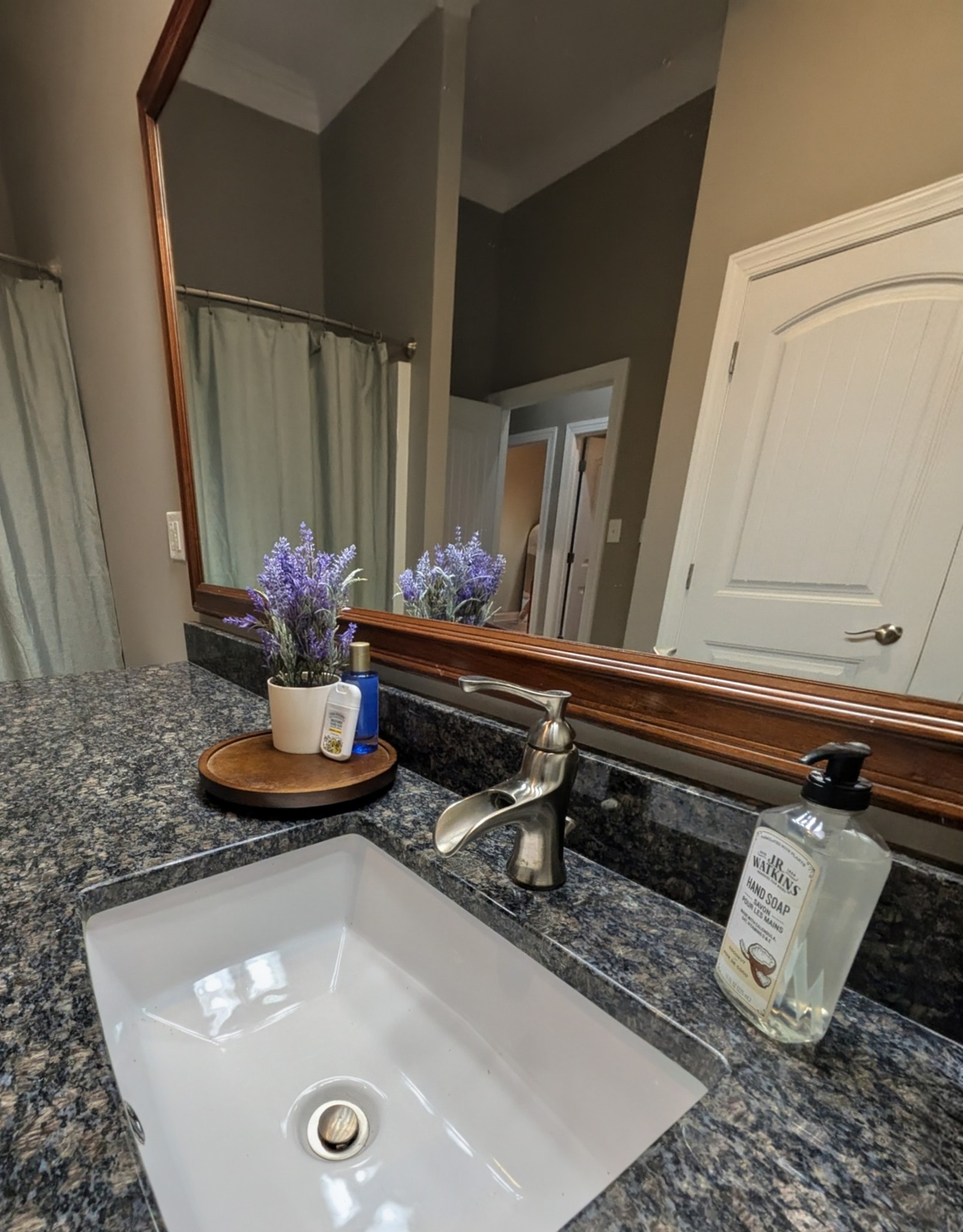 3425 Hopkins Bridge Road Unionville, TN 37180 - Photo 29 of 83 a room with a table and chairs