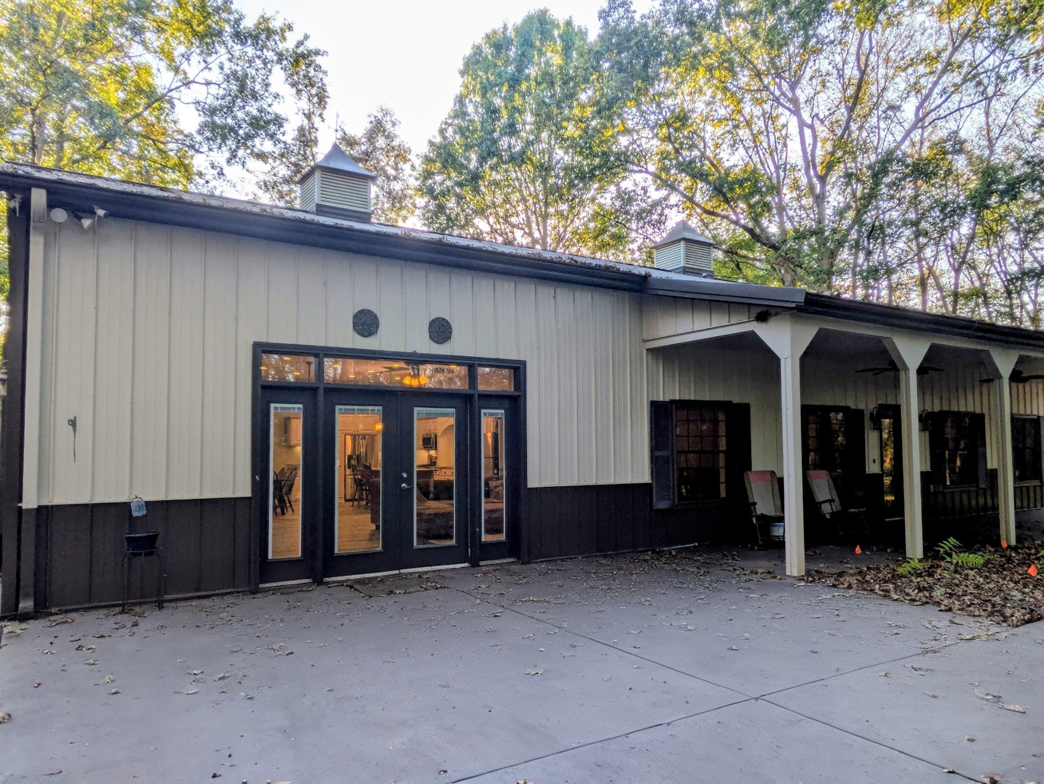 3425 Hopkins Bridge Road Unionville, TN 37180 - Photo 6 of 12 a front view of a house with garden