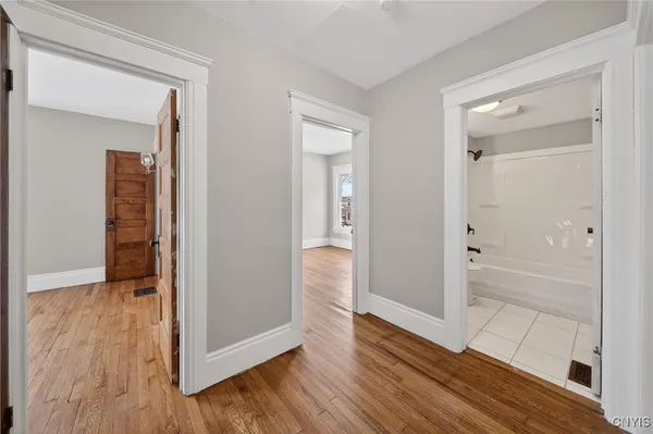 $2,300 | 330 West Ostrander Avenue, Syracuse, NY 13205