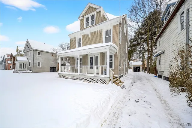 $2,300 | 330 West Ostrander Avenue, Syracuse, NY 13205