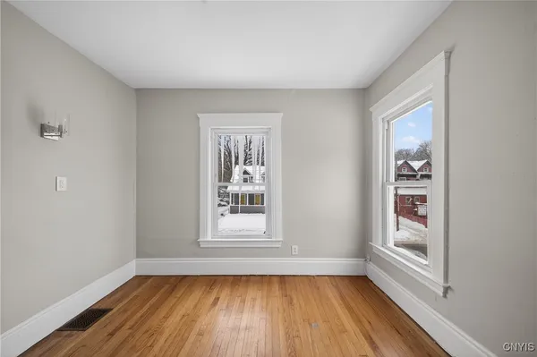$2,300 | 330 West Ostrander Avenue, Syracuse, NY 13205