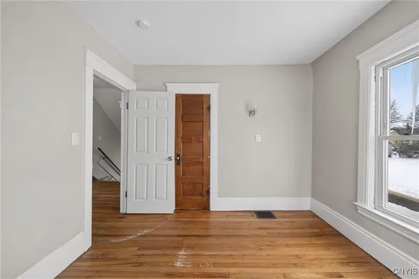 $2,300 | 330 West Ostrander Avenue, Syracuse, NY 13205