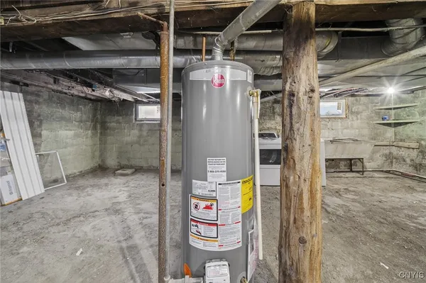 $2,300 | 330 West Ostrander Avenue, Syracuse, NY 13205