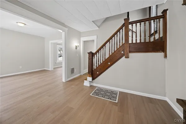 $2,300 | 330 West Ostrander Avenue, Syracuse, NY 13205