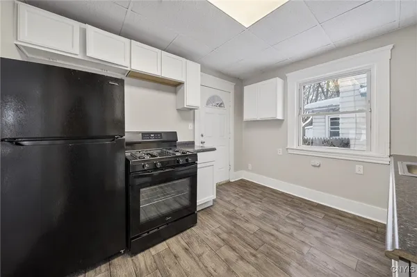 $2,300 | 330 West Ostrander Avenue, Syracuse, NY 13205