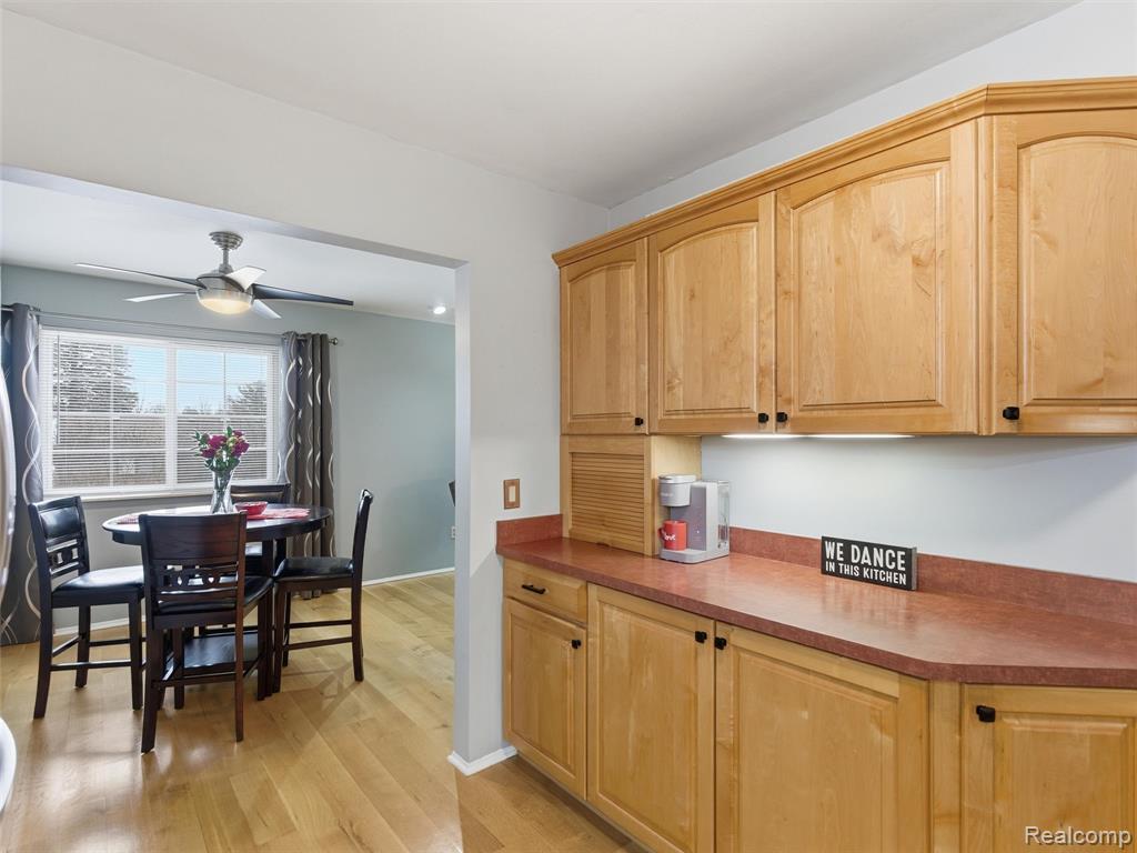 1595 Deerhurst Lane Rochester Hills, MI 48307 - Photo 14 of 40