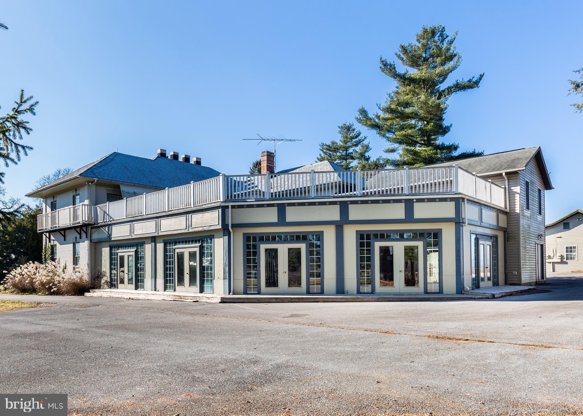 6000 Middleburg Road Keymar, MD 21757 - Photo 39 of 59 Banquet room & rooftop terrace
