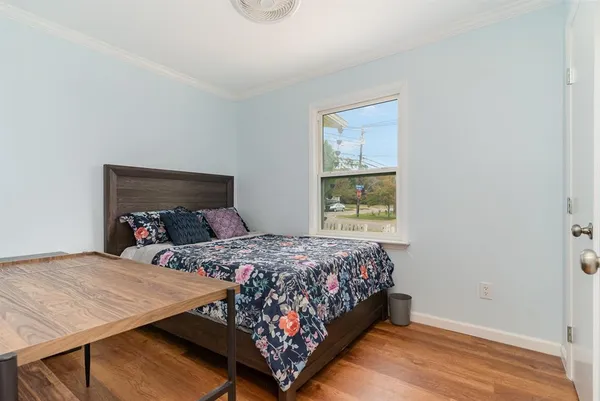 $2,300 | 700 Broadway Avenue, Euless, TX 76040