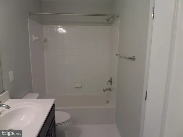 $3,200 | 43359 Polenta Terrace, Chantilly, VA 20152