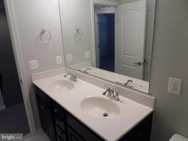 $3,200 | 43359 Polenta Terrace, Chantilly, VA 20152