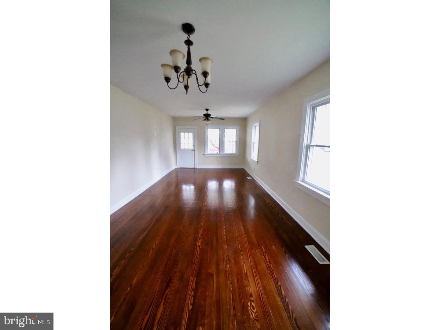 311 Dauphin Street Riverside, NJ 08075 - Photo 11 of 23 Dining Room