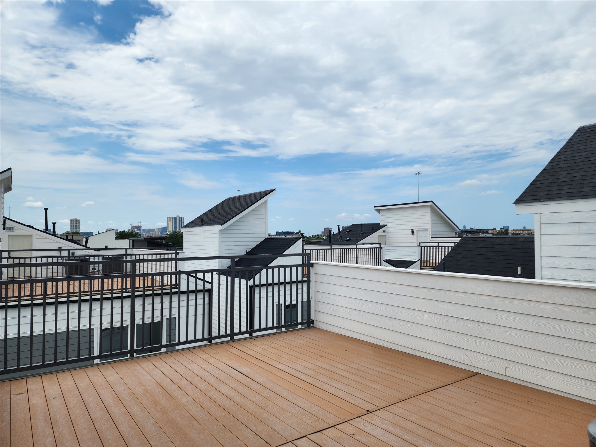 3411 St Emanuel Street Houston, TX 77004 - Photo 24 of 25 a view of a terrace