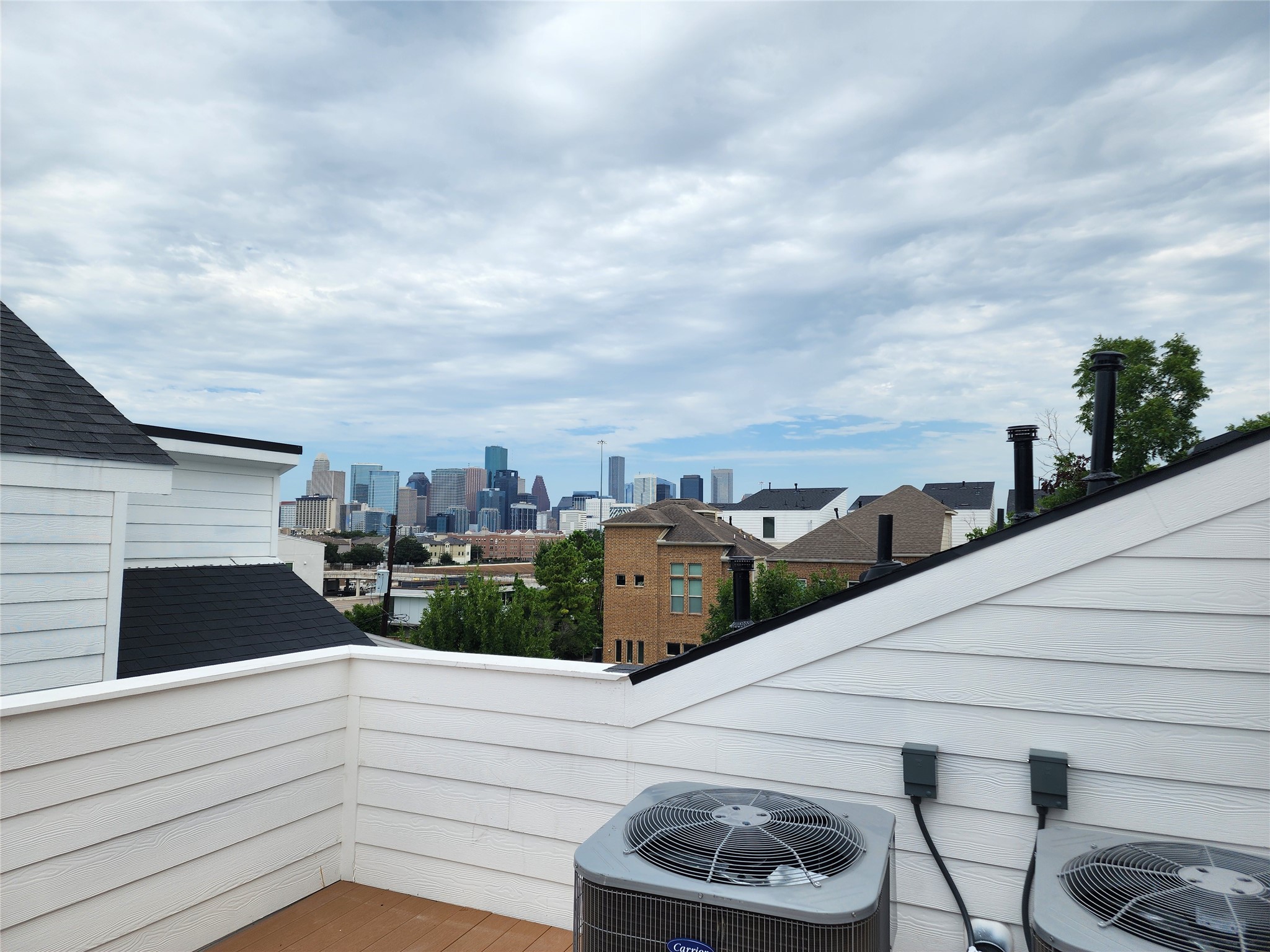 3411 St Emanuel Street Houston, TX 77004 - Photo 25 of 25 a view of a terrace with sky view