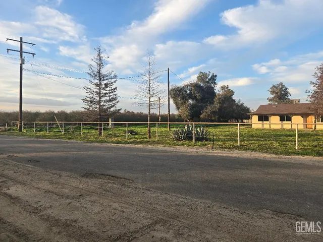 $489,999 | Undisclosed Address, Pixley, CA 93256