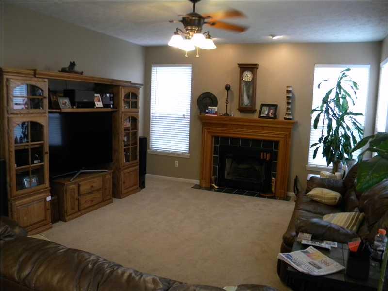 550 Paddock Road Greenwood, IN 46142 - Photo 3 of 18 Gallery Image 3
