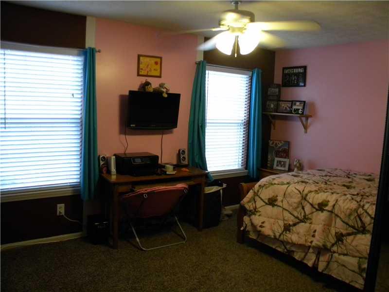 550 Paddock Road Greenwood, IN 46142 - Photo 9 of 18 Gallery Image 9
