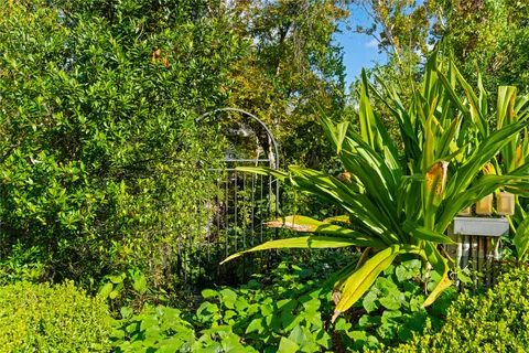 $4,025,000 | 26 Crestwood Drive, Houston, TX 77007