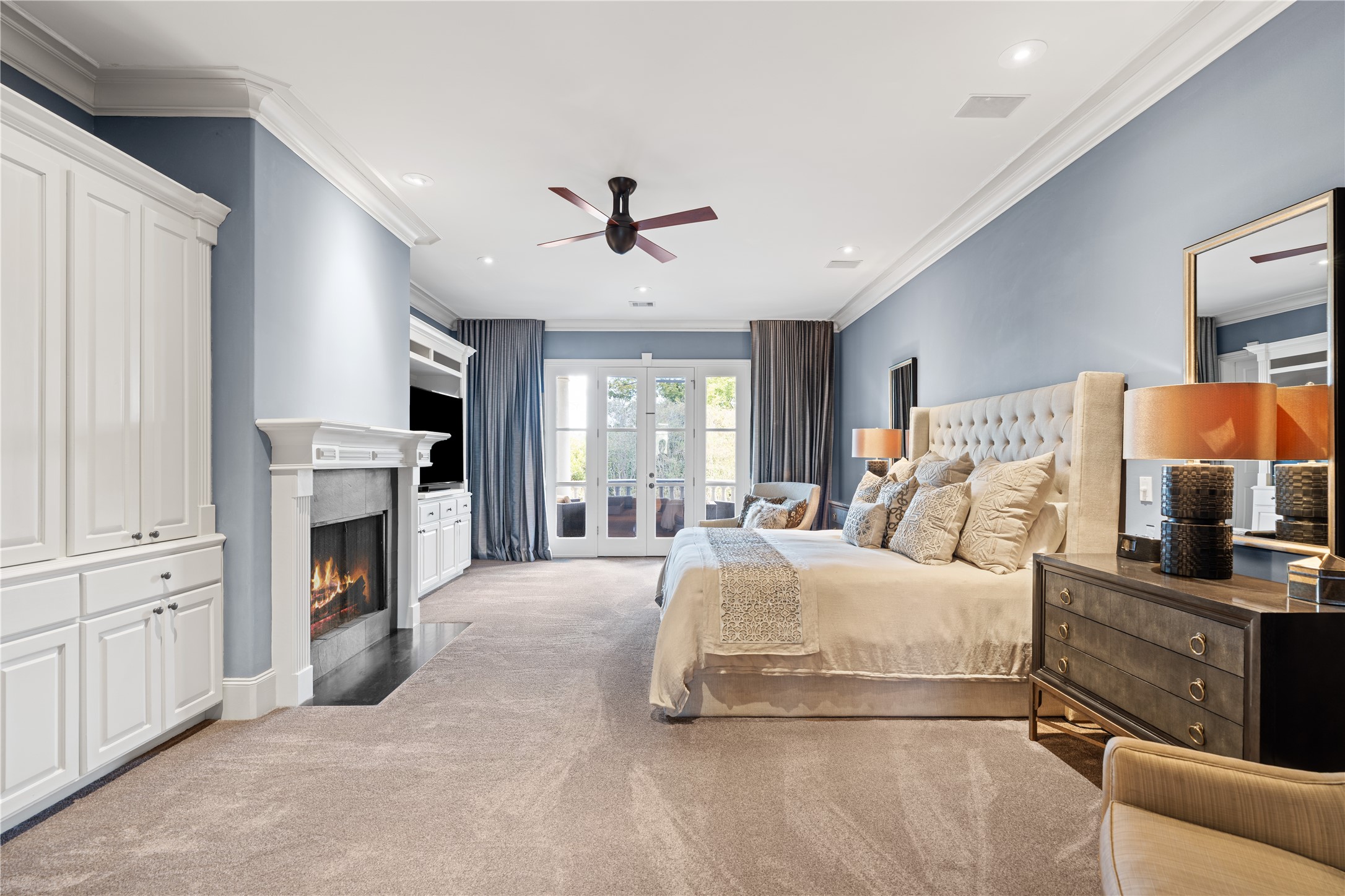 26 Crestwood Drive Houston, TX 77007 - Photo 16 of 24 Primary bedroom with private terrace