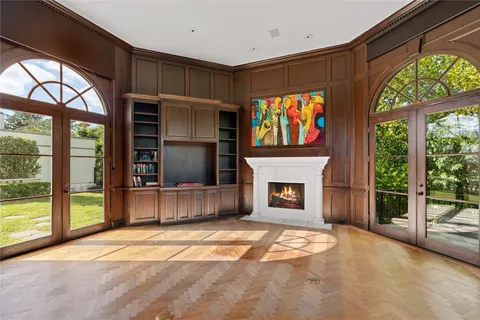 $4,025,000 | 26 Crestwood Drive, Houston, TX 77007