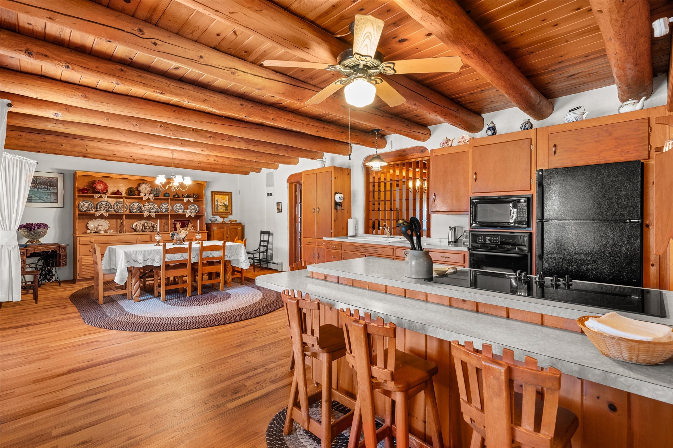 184 Lower San Pedro Road Espanola, NM 87532 - Photo 25 of 36 Kitchen and Dining