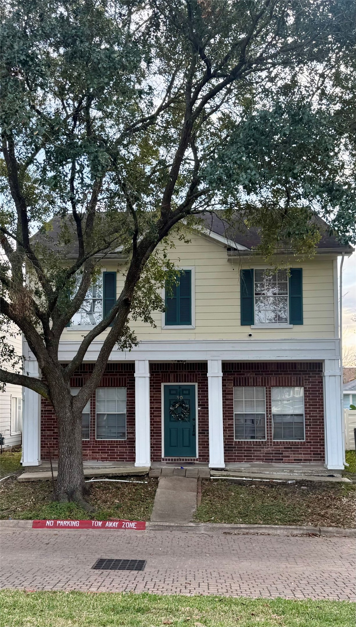 15902 South Alley Court Houston, TX 77082 - Photo 1 of 7 a front view of a house with yard