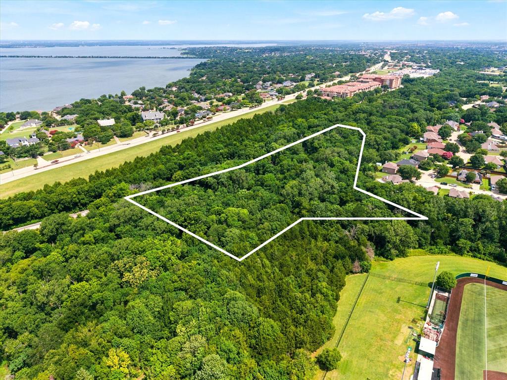 Incredible 7 acre commercial tract in fast growing area
