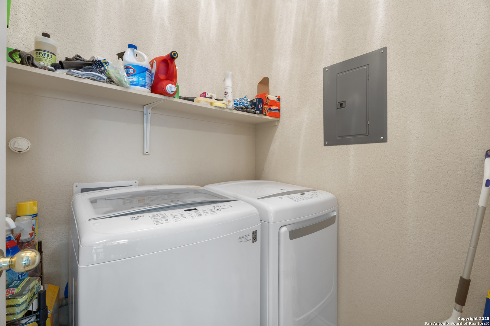 9419 Copper Mist Converse, TX 78109 - Photo 21 of 25 a utility room with dryer and washer