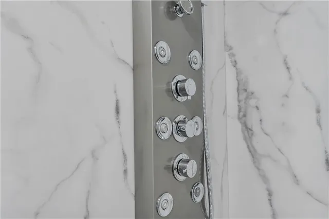 $2,600 | 135 Illinois Street, Unit 2, Central Falls, RI 02863