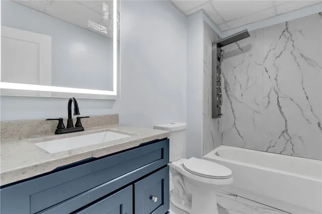 $2,600 | 135 Illinois Street, Unit 2, Central Falls, RI 02863