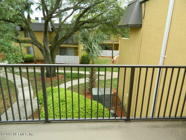 355 Monument Road, Unit 17E2 Jacksonville, FL 32225 - Photo 12 of 15 Patio