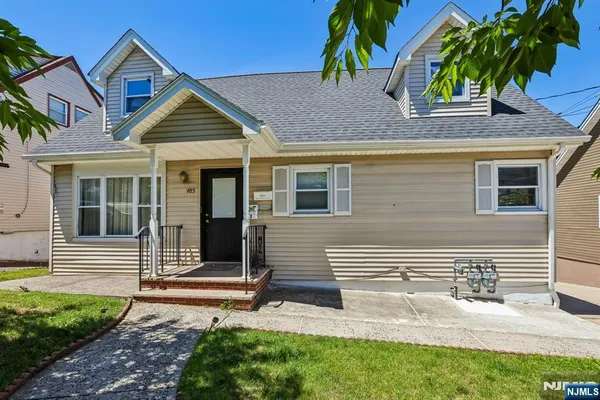 $1,800 | 481 MacArthur Avenue, Unit 2, Garfield, NJ 07026