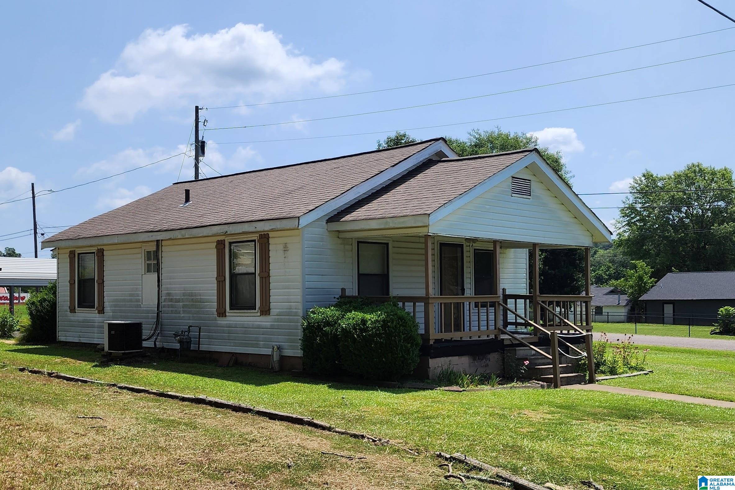 300 North C Street Oneonta, AL 35121 - Photo 1 of 18