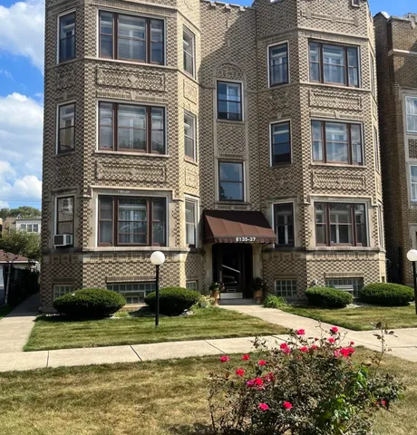 $99,000 | 8135 South Prairie Avenue, Unit 2, Chicago, IL 60619