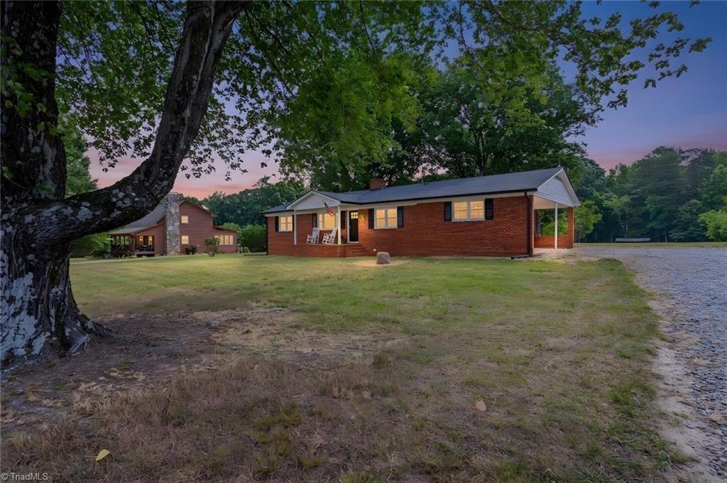 9771 Woodruff Road Kernersville, NC 27284 - Photo 2 of 46