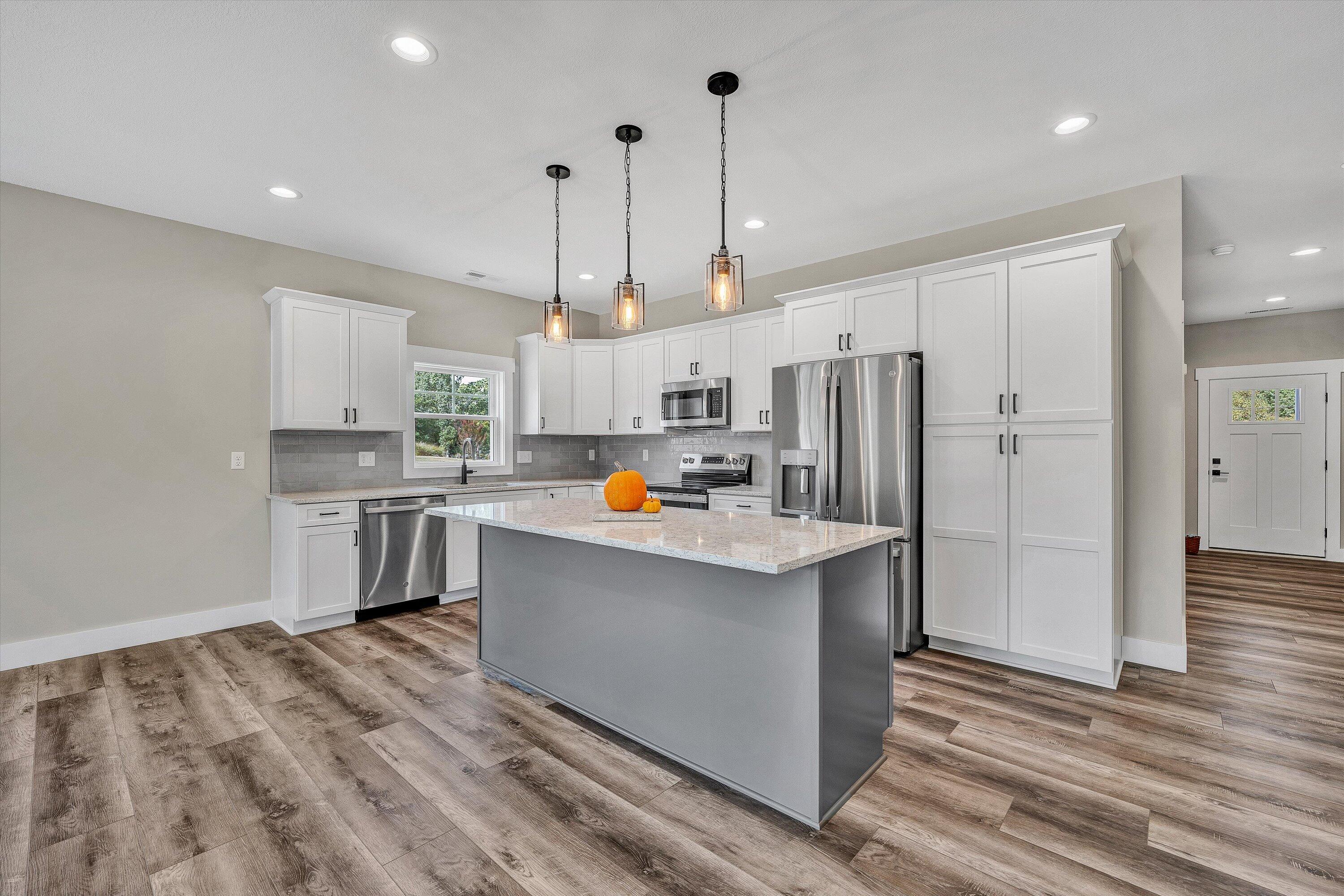 6450 Scruggs Road Moneta, VA 24121 - Photo 15 of 42 12-DSC00276