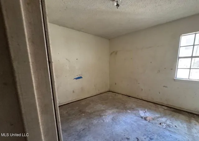 $19,900 | 908 Wabash Avenue, Vicksburg, MS 39183