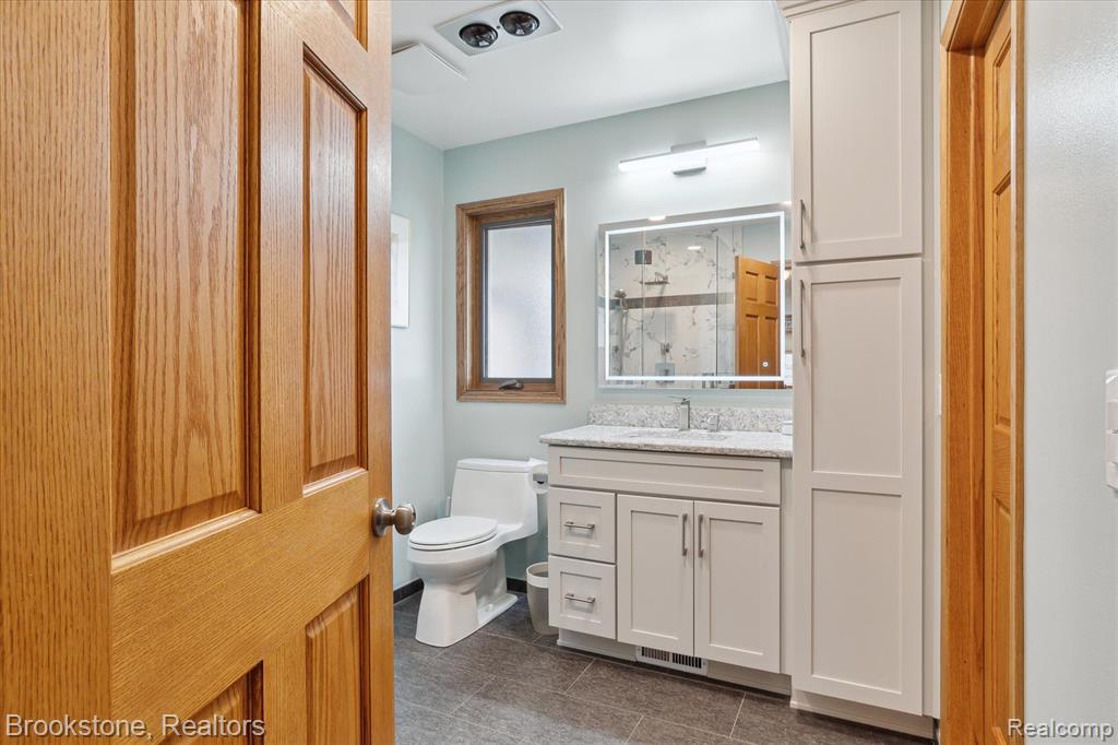 45850 Edgewater Street Chesterfield, MI 48047 - Photo 24 of 61