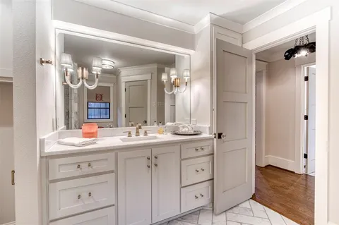 $2,500,000 | 5929 Club Oaks Drive, Dallas, TX 75248